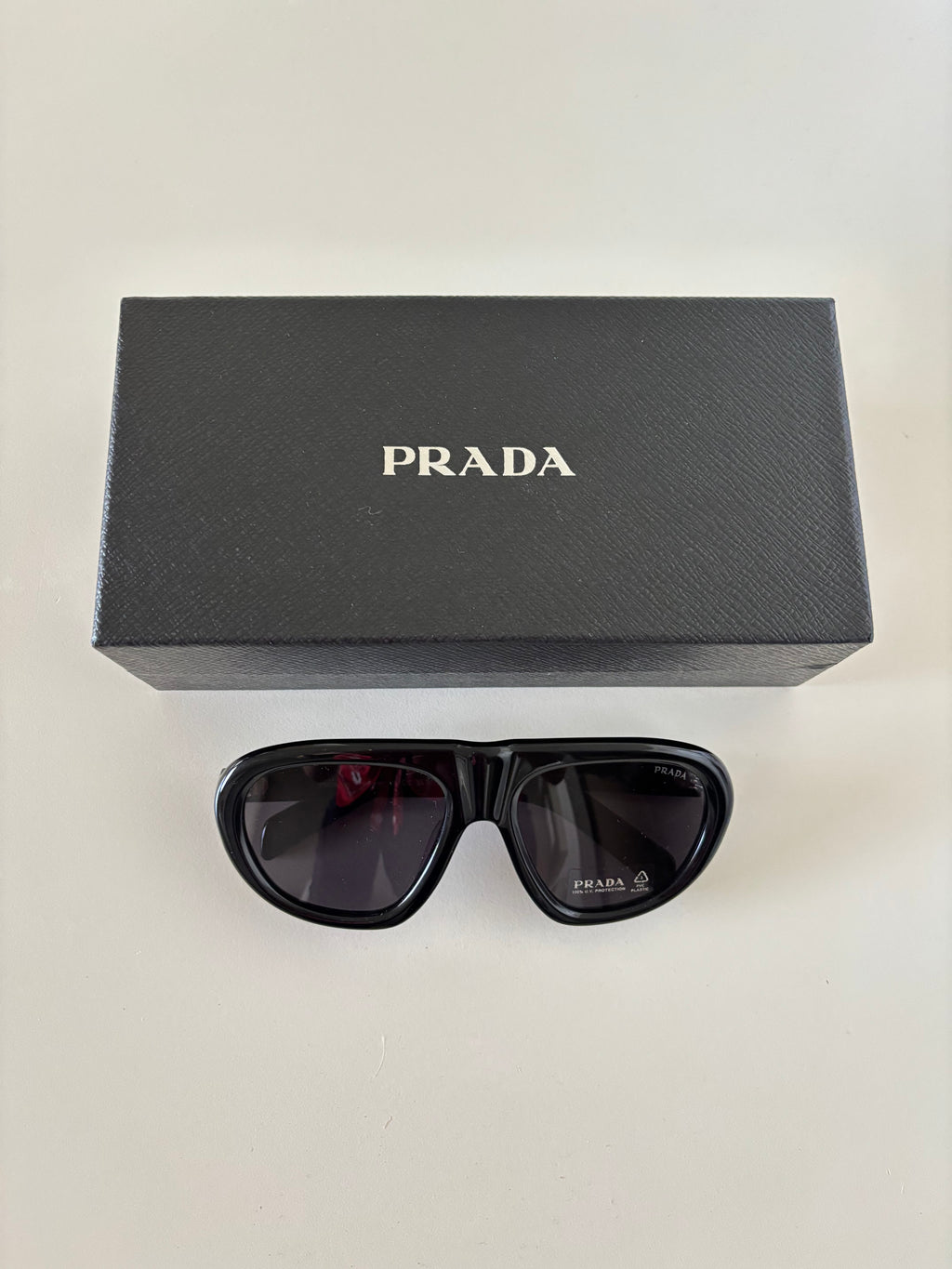Prada Aviador (oversized)