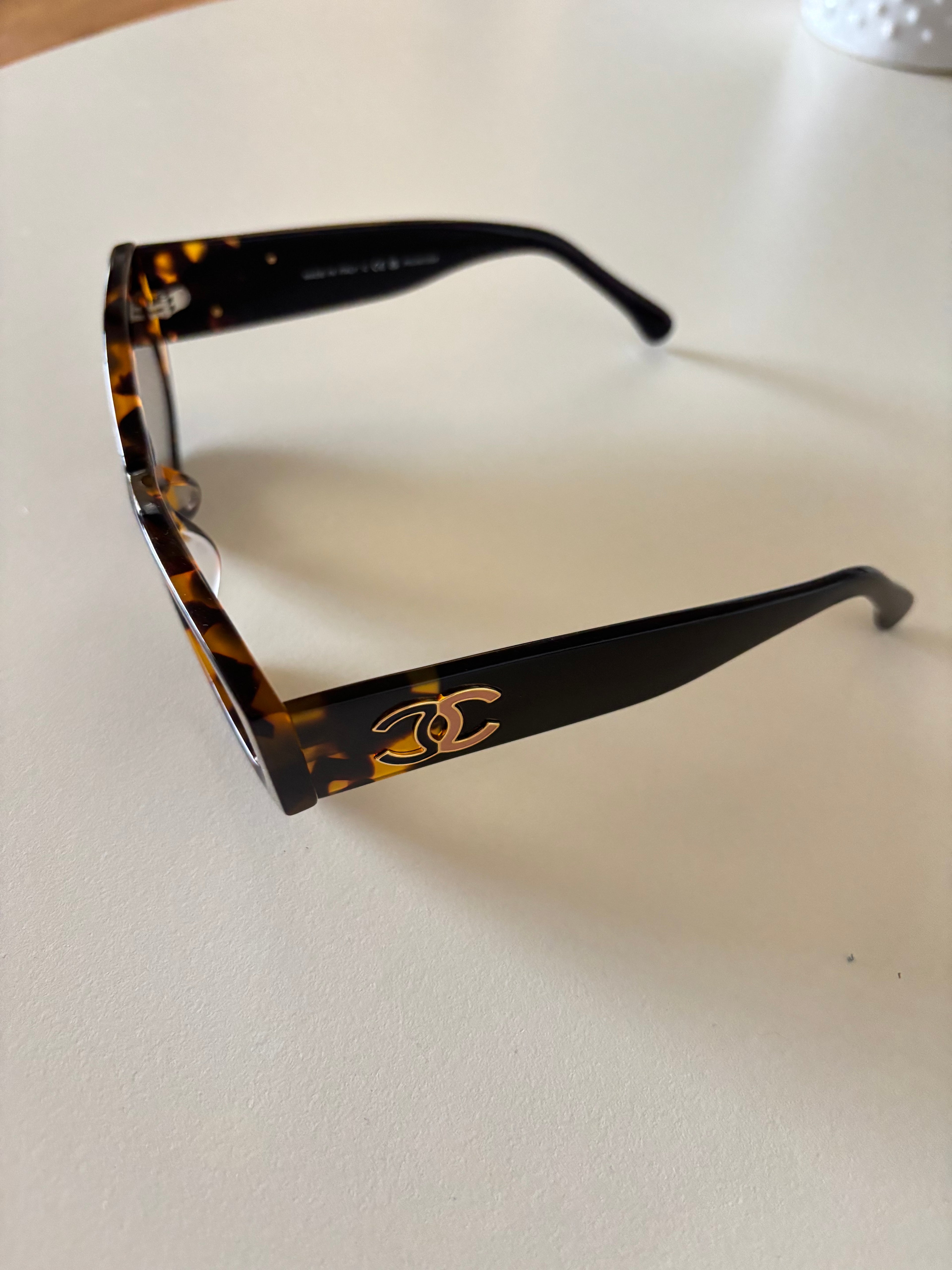 Chanel lentes rectangulares café