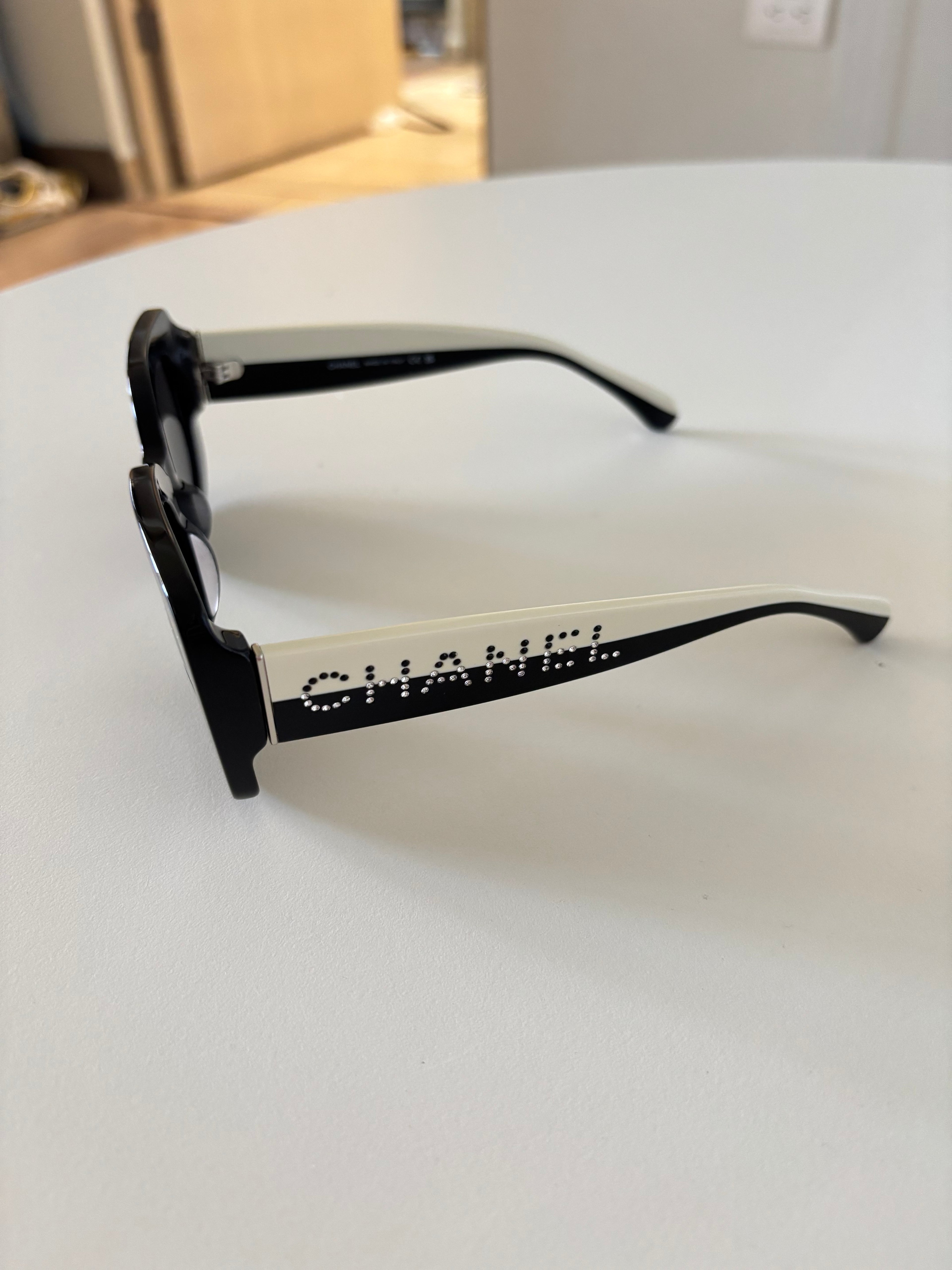 Chanel oversized / soft square