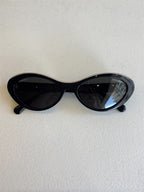 Chanel Cat-Eye Slim Ovalado Negro