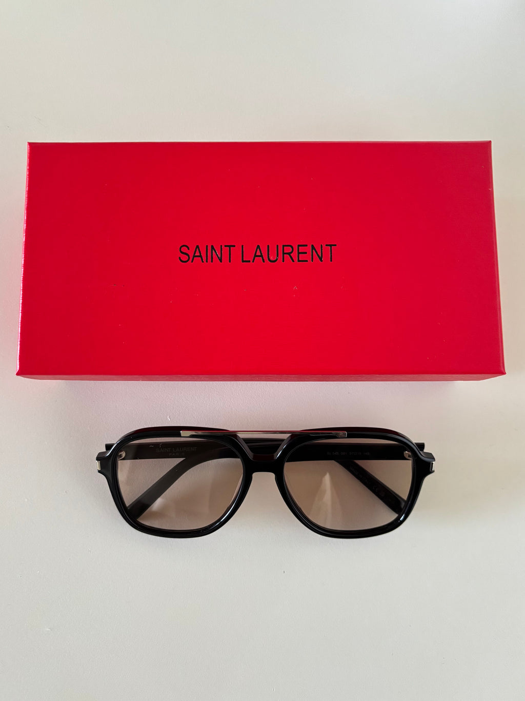 Saint Laurent aviador cuadrado / navigator.