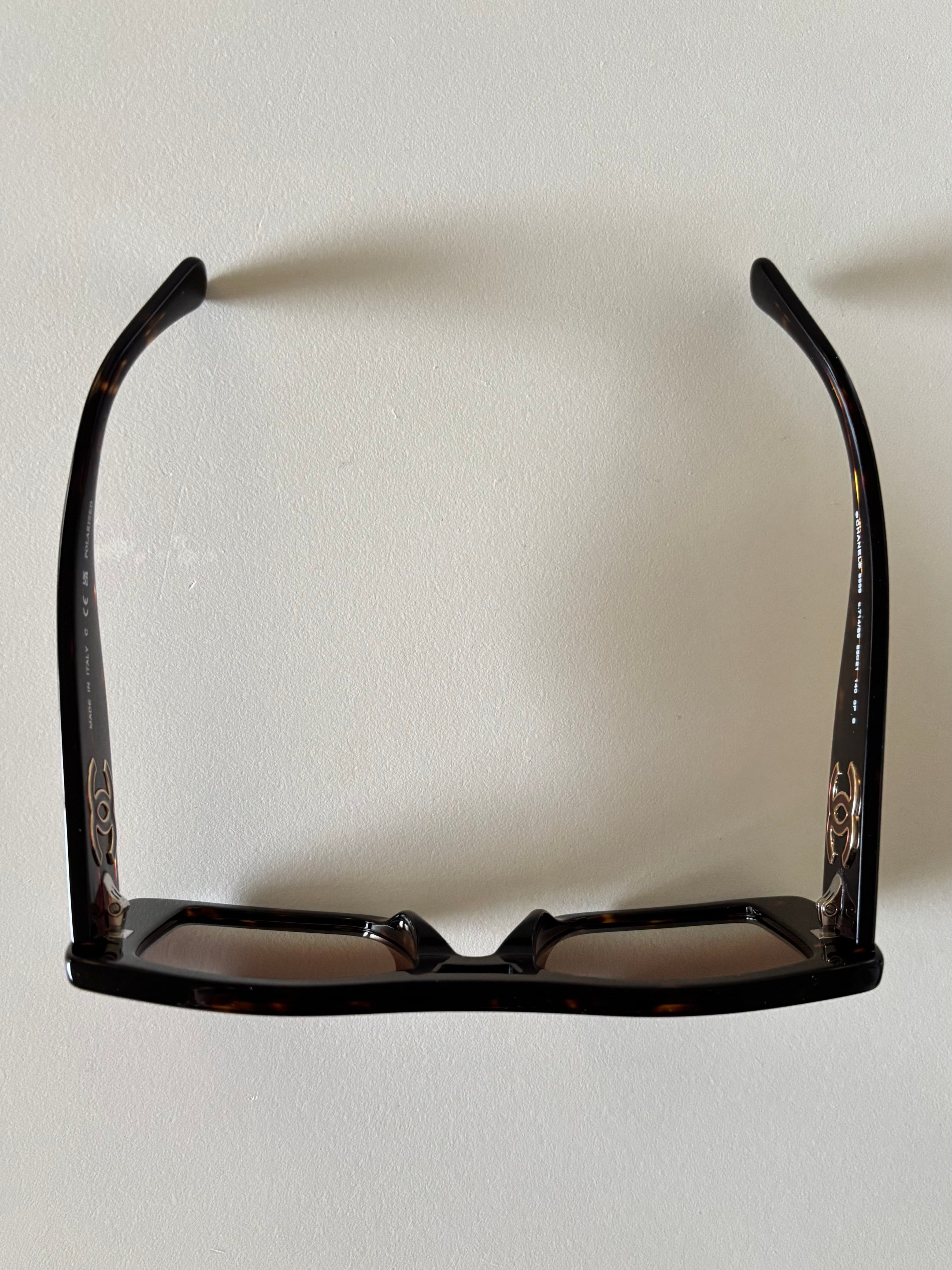 Chanel lentes rectangulares café oversized