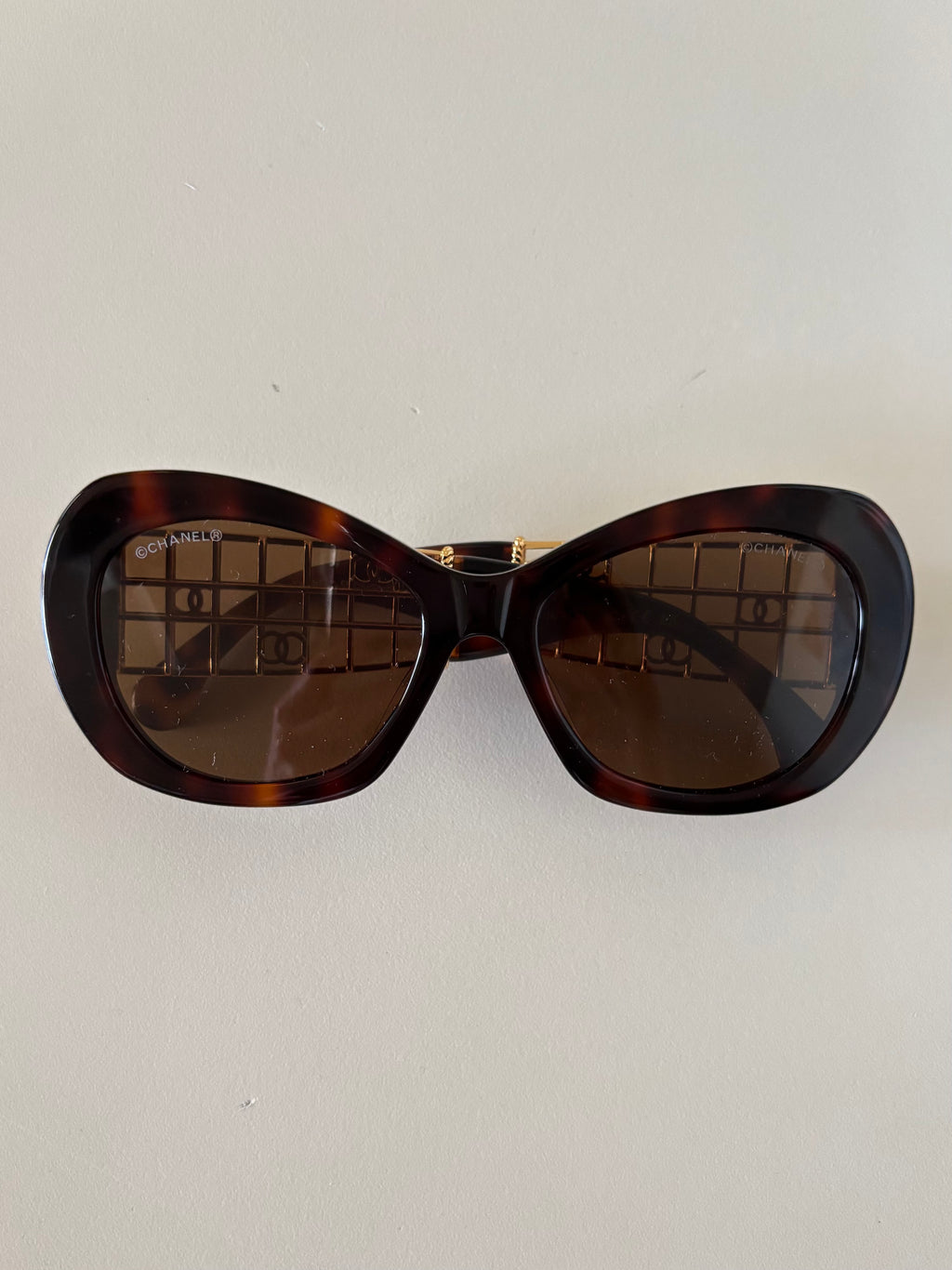 Chanel Butterfly oversized / ovalada
