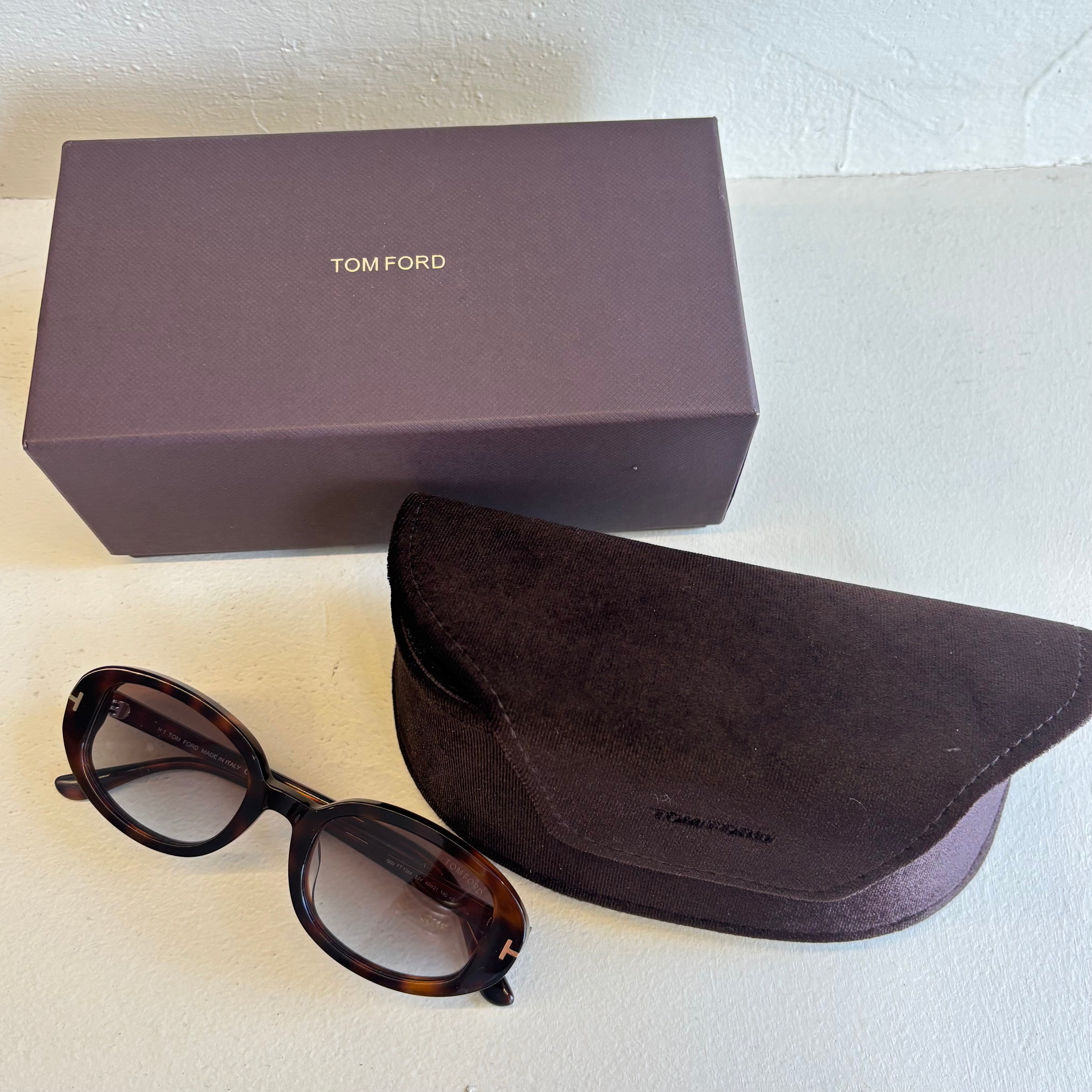 Tom Ford Ovalado Clásico