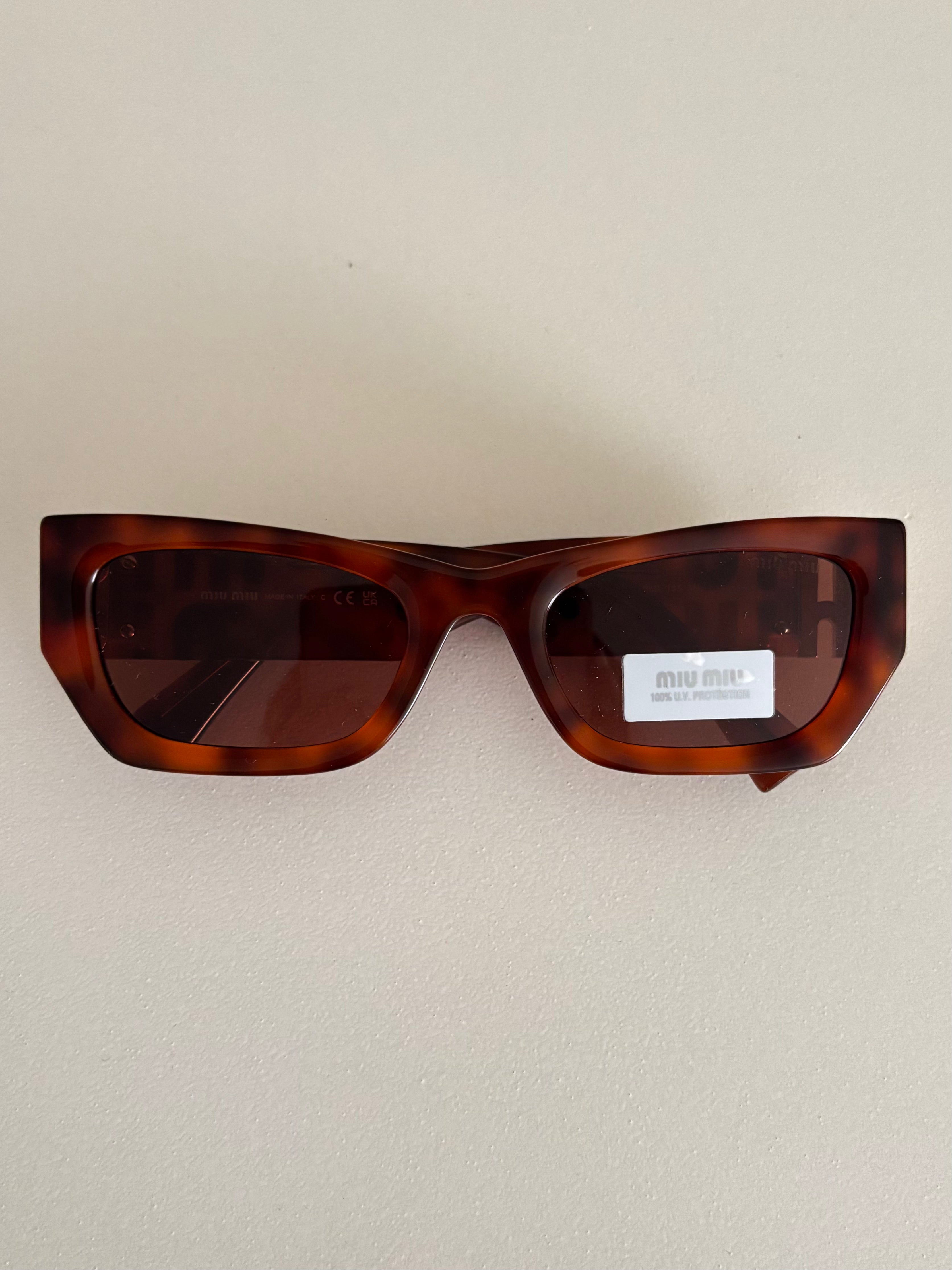 Miu Miu Rectangular Slim Havana Red