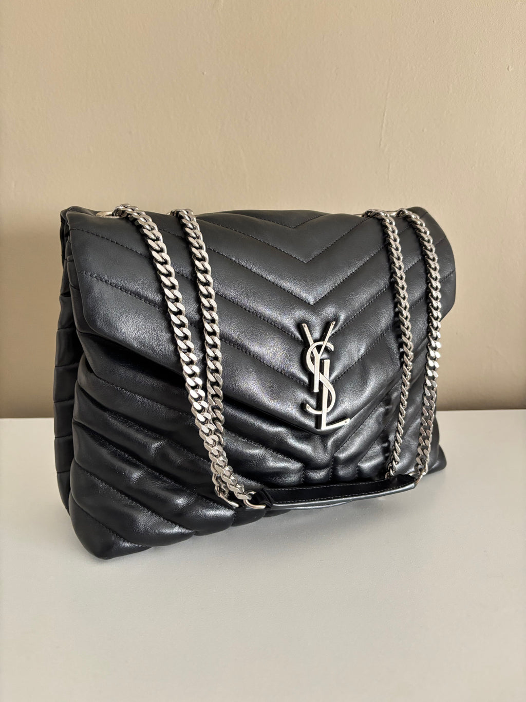 YSL lou lou bag mediana negra