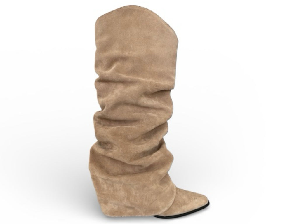 Raffaella Gamuza Avellana